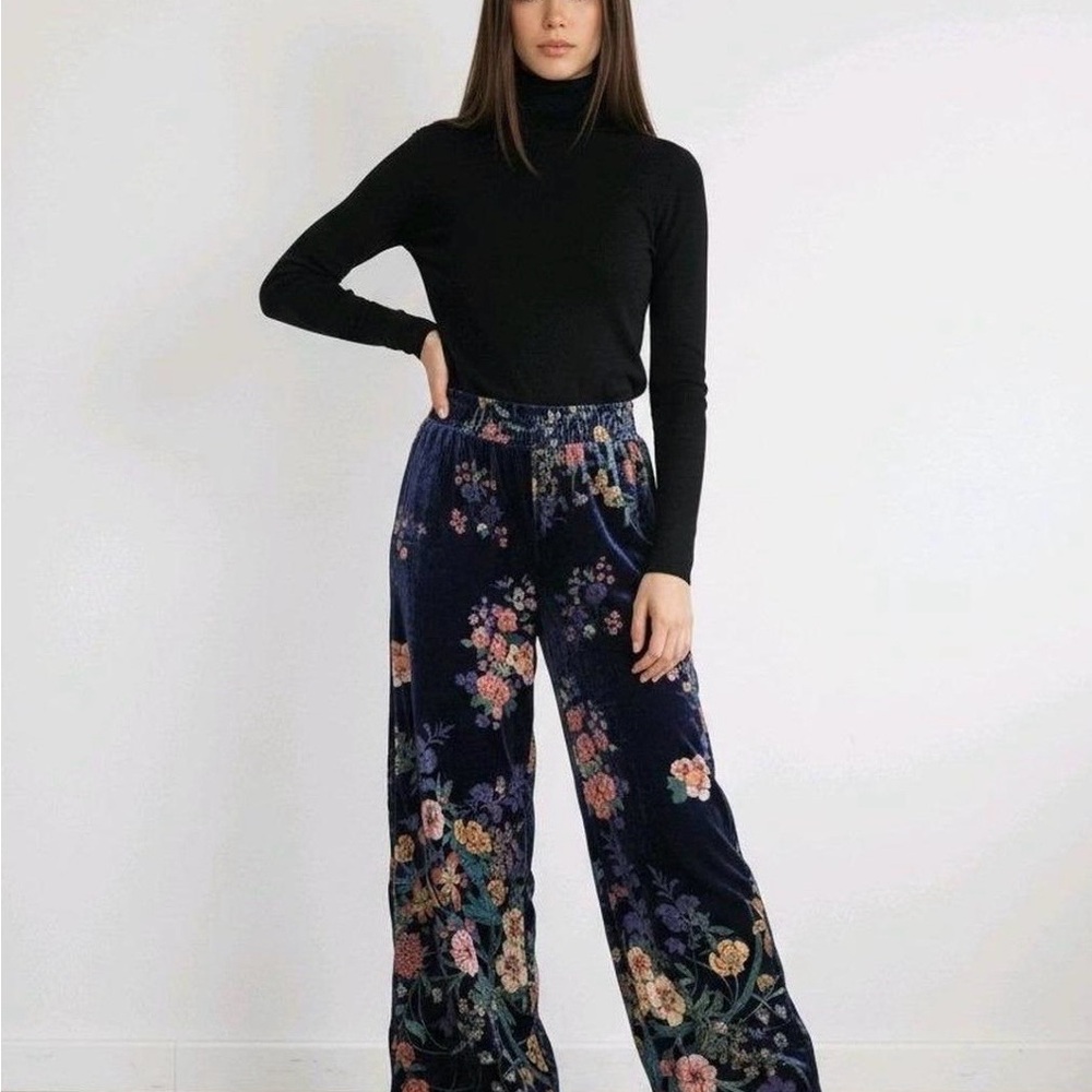 Johnny Was Navy Velvet Wide-Leg Floral Print Pants
